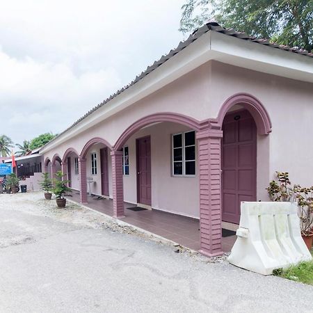 פנתאי צנאנג Kampung Guest House מראה חיצוני תמונה