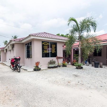 פנתאי צנאנג Kampung Guest House מראה חיצוני תמונה