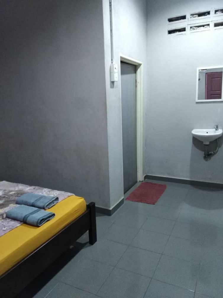 פנתאי צנאנג Kampung Guest House מראה חיצוני תמונה